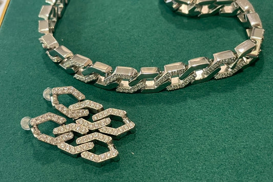 Stålörhängen med CZ 33MM