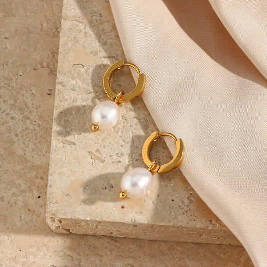 Stålörhängen med 18K förgyllning, CZ och Sötvattenpärlor (RUND)