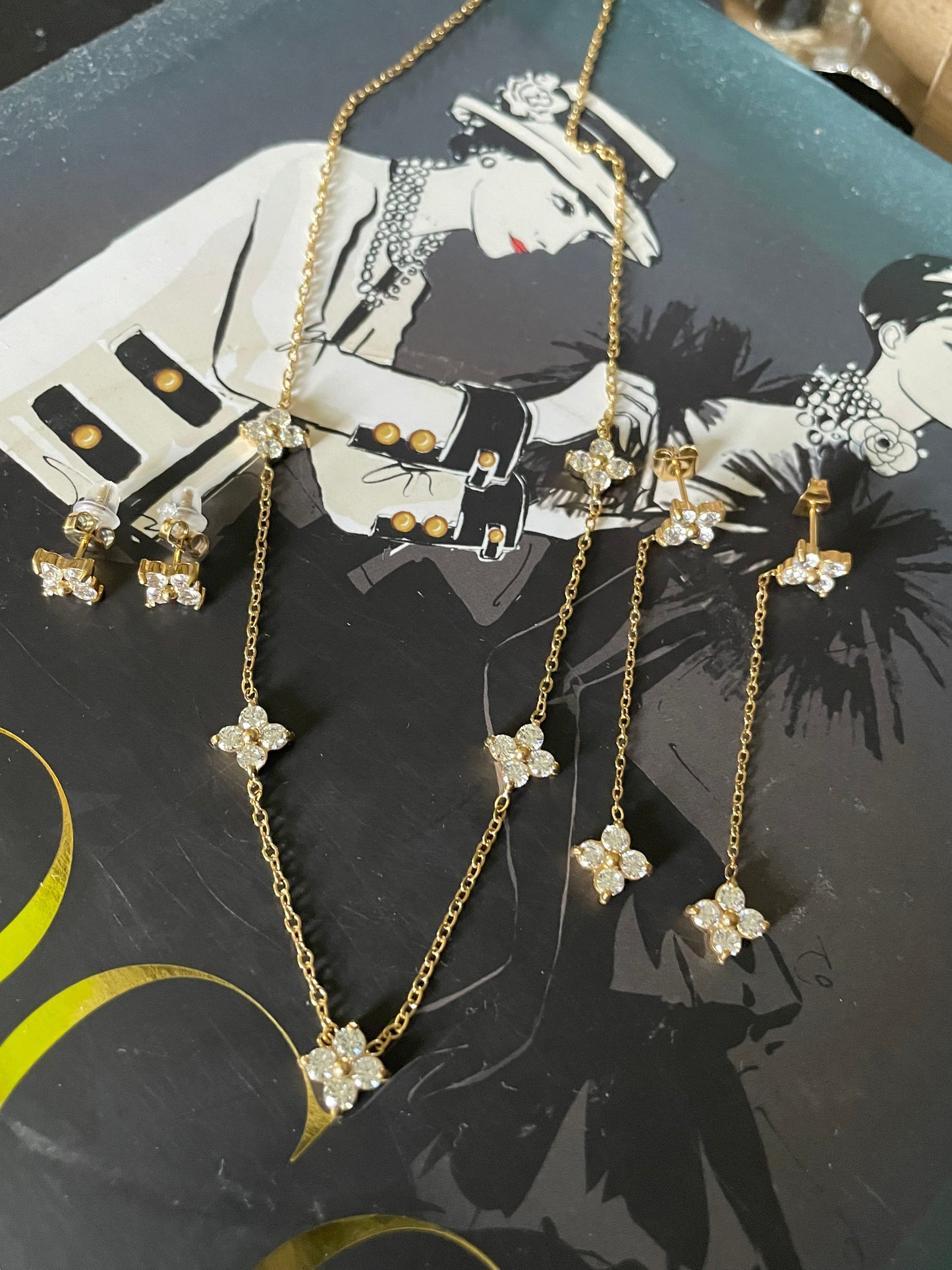 Stålhalsband med 18K förgyllning och CZ 41+5 cm