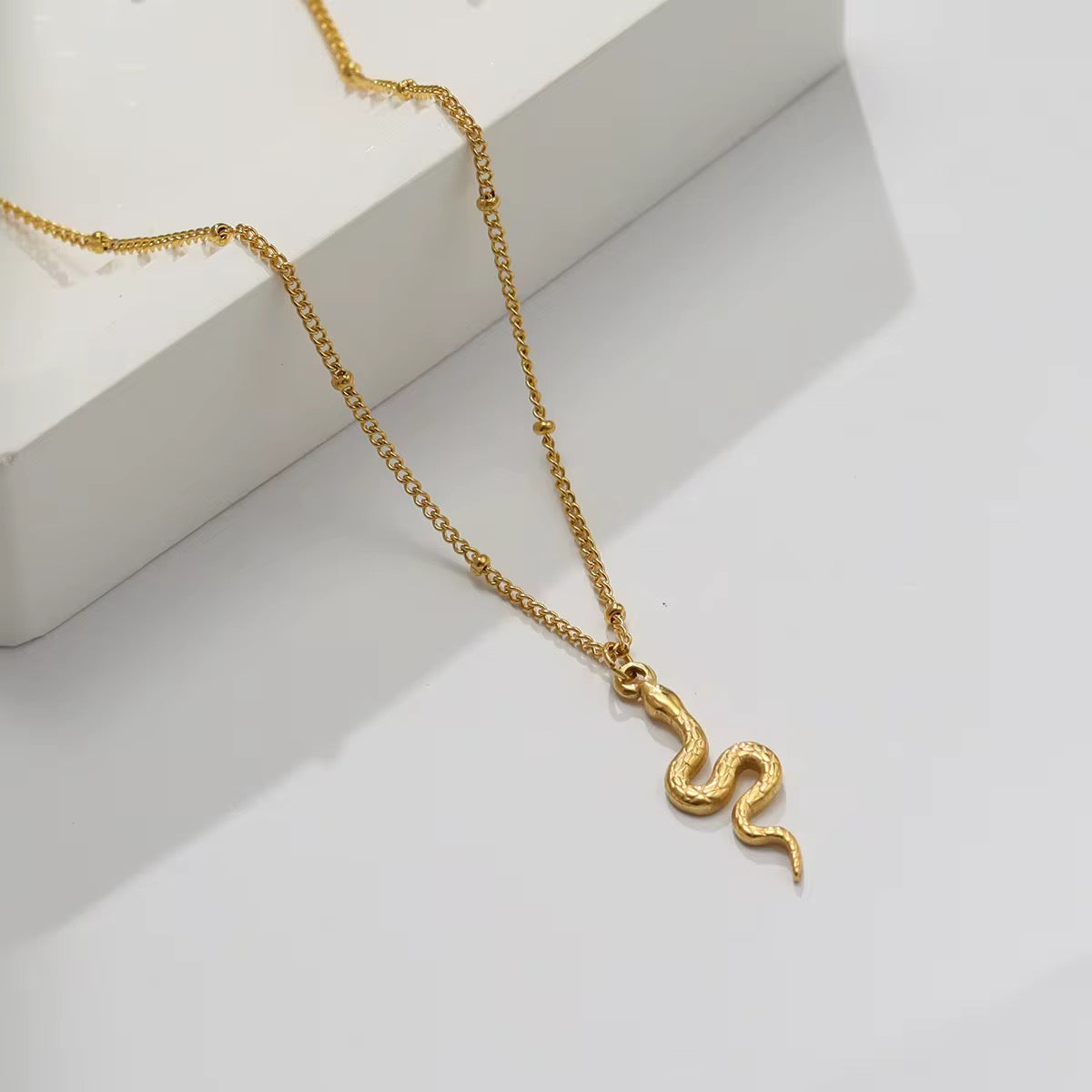 Stålhalsband med 18K förgyllning 41+5 cm