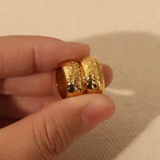 Stålörhängen med 18K förgyllning 17MM / 7MM
