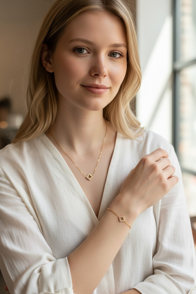 Stålhalsband med 18K förgyllning och CZ 43+5 cm