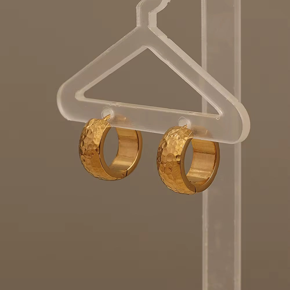 Stålörhängen med 18K förgyllning 17MM / 7MM